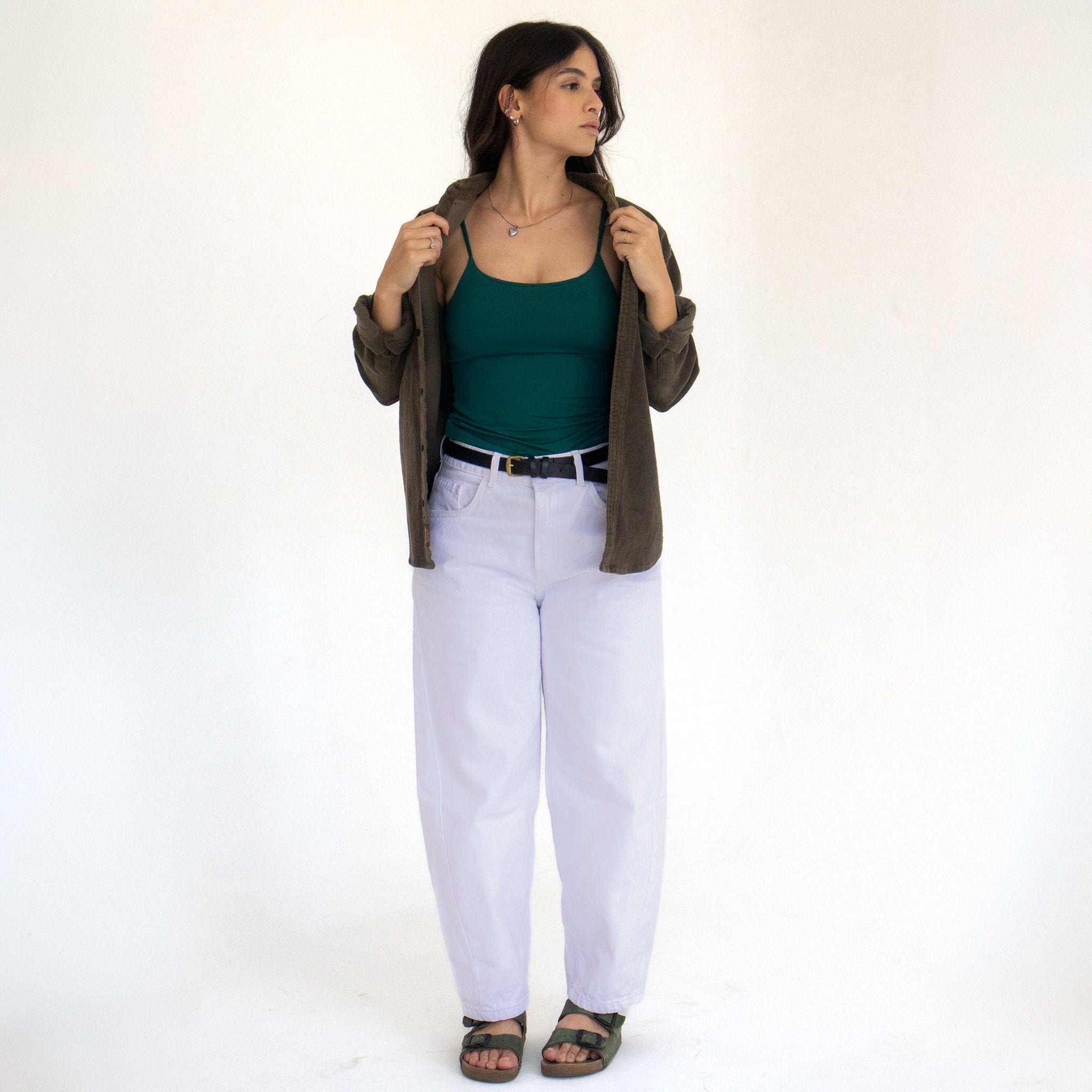 Regata feminina básica versátil RAYA ESSENZA Courve ideal para treino trabalho ou lazer com conforto extremo